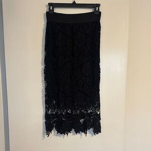 Black mid/high waist lace/crochet skirt with appliqué